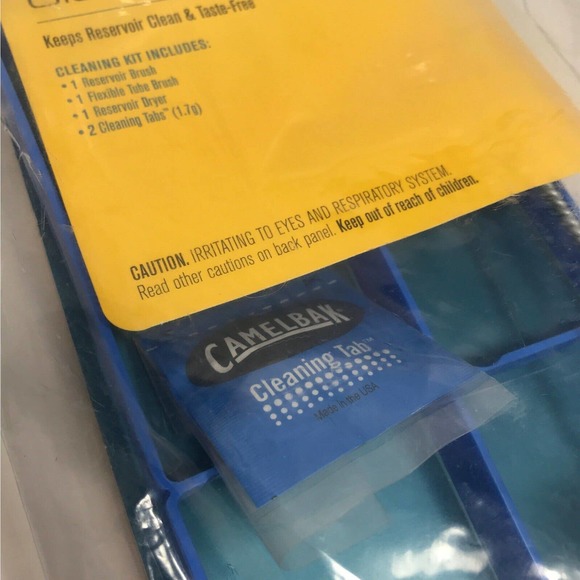 Camelbak Hydration Cleaning Kit Brushes, Tabs, Dryer - Keep Your Gear Fresh - Picture 6 of 9